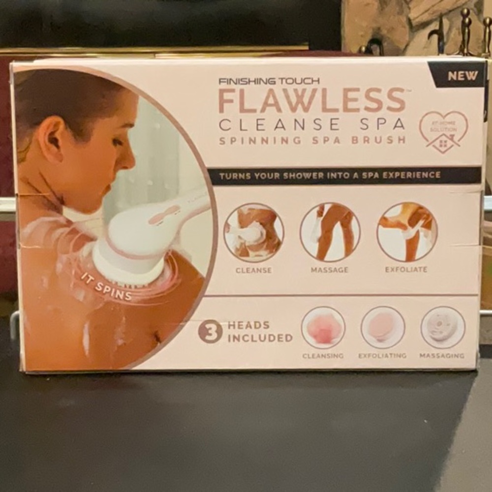 Finishing Touch Flawless Cleanse Spa Spinning Body Brush w/ 3 Heads NEW